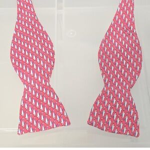 Men’s Vineyard Vines 100% Silk Shark Print Bow Tie